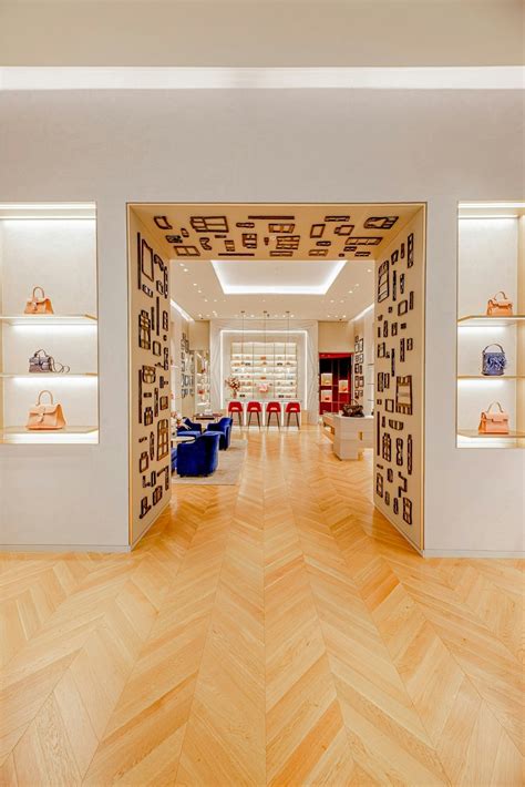 delvaux boutiques dubai.